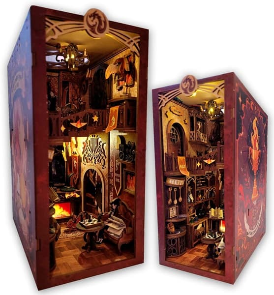 Booknook: Flame Common Room (Bogdragens Studiekammer)